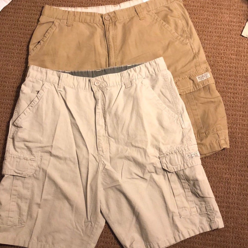 Set of two Wrangler cargo shorts